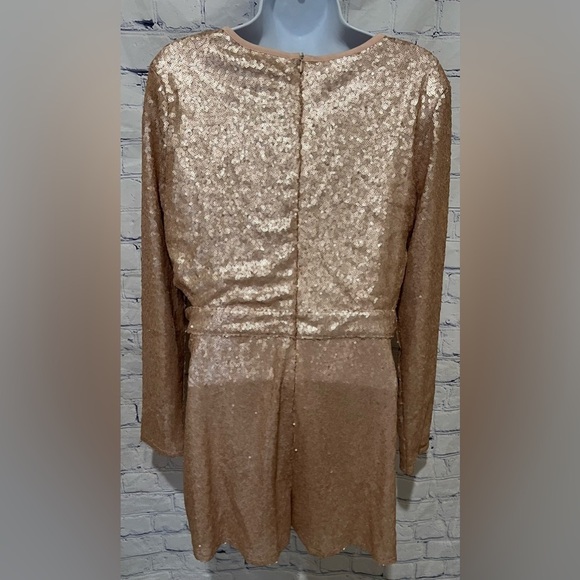 NWT Boohoo Sequin Eva Plunge Front Cut Side Nude Matte Sequin Short Romper 10 - Picture 4 of 8